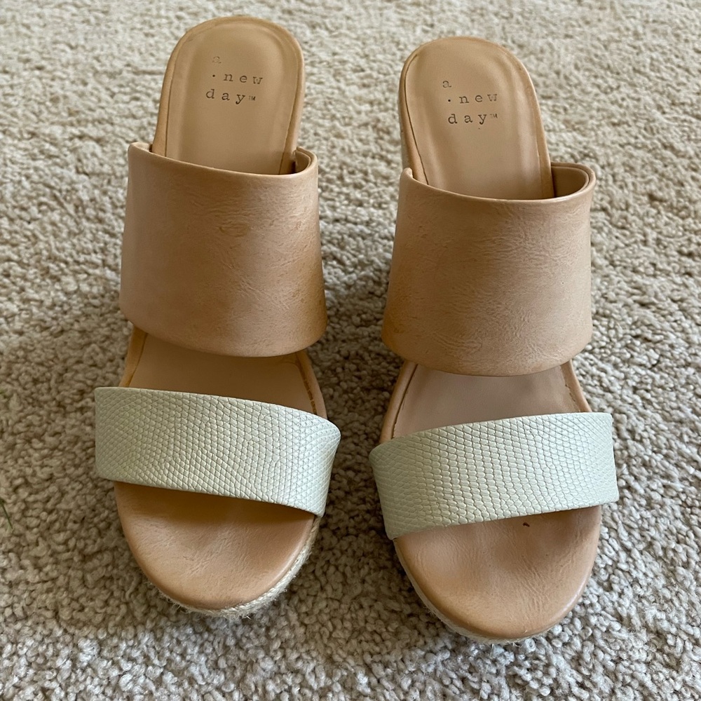 A New Day Women's Tan and Cream Wedge Sandals 6